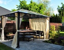 kacik wypoczynkowy w ogrodzie