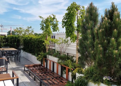 balkon nowoczesny z jakuzzi