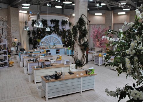 roślinne dekoracje scenograficzne